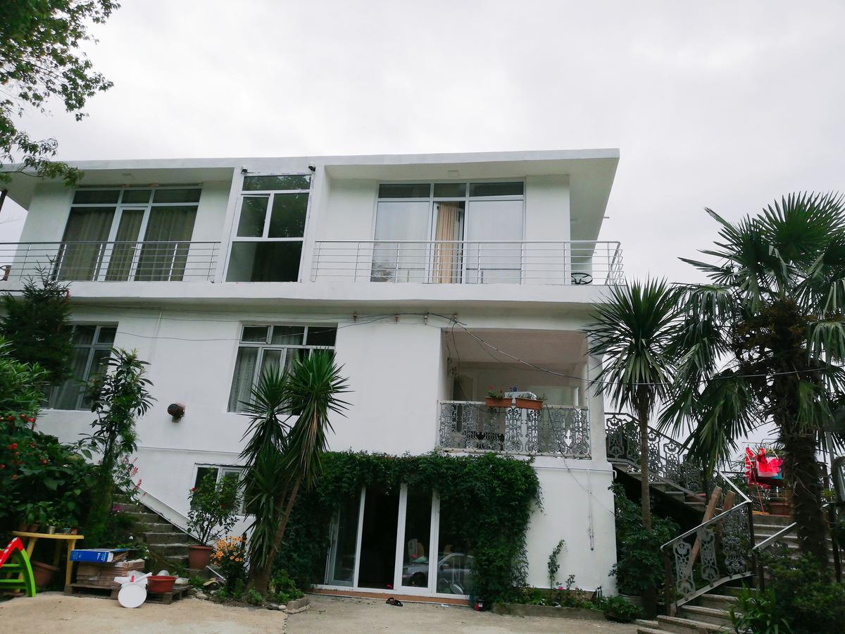 Albatross Kvariati Guest House Екстер'єр фото