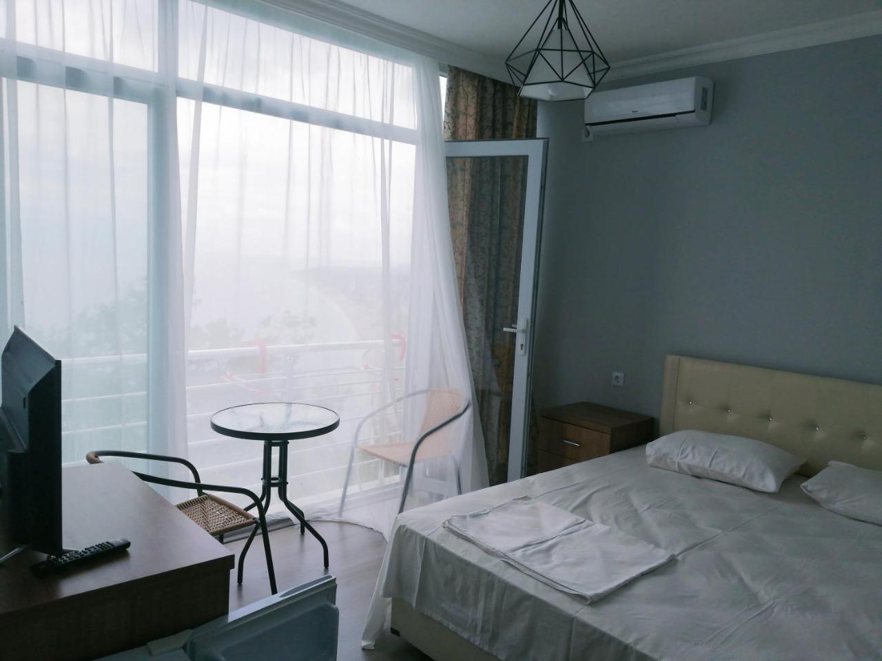 Albatross Kvariati Guest House Екстер'єр фото